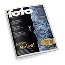 Titelblatt des „fotoMAGAZIN“ Nr. 8 / August 2024 mit dem weißen Schriftzug „fotoMAGAZIN – Die ganze Welt der Fotografie“ auf schwarzem Hintergrund. Zentrale Abbildung: eine Person in blauer Badehose treibt im dunklen Wasser am Rand einer aufschäumenden Welle. Schlagzeilen: „Drohnenfotografie“, „Michael Kenna“, „Leichtes Gepäck“ und „Schöne Reise!“. Unten rechts gelbes Feld mit QR-Code und der Aufschrift „FOTOBÜCHER, KALENDER & Co.“.
