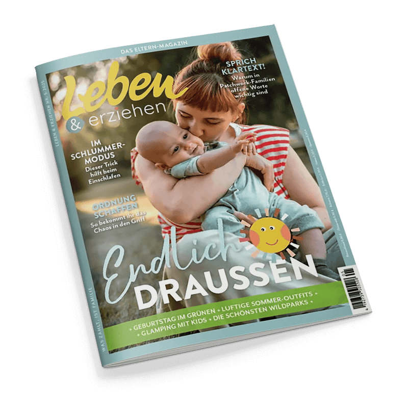 Cover des Magazins Leben & erziehen mit einer Mutter, die ihr Baby liebevoll küsst. Schlagzeile: Endlich DRAUSSEN.